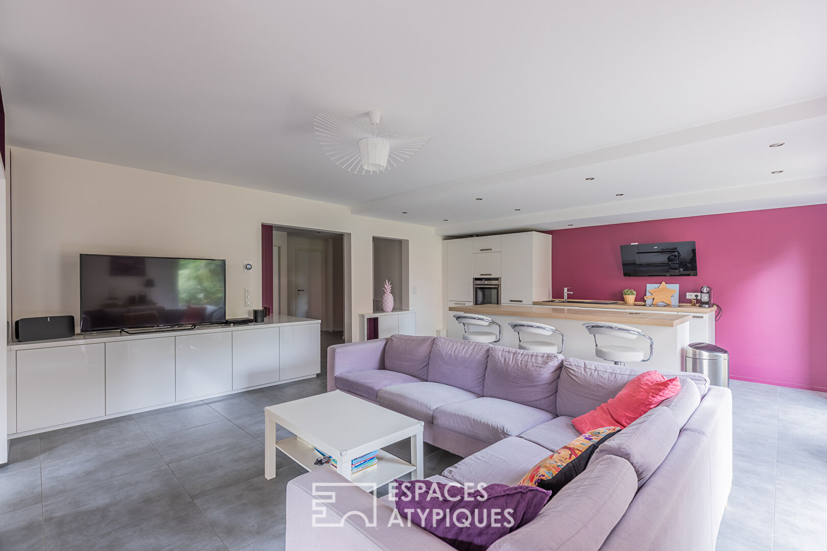 Appartement et son jardin dans une résidence de standing avec piscine