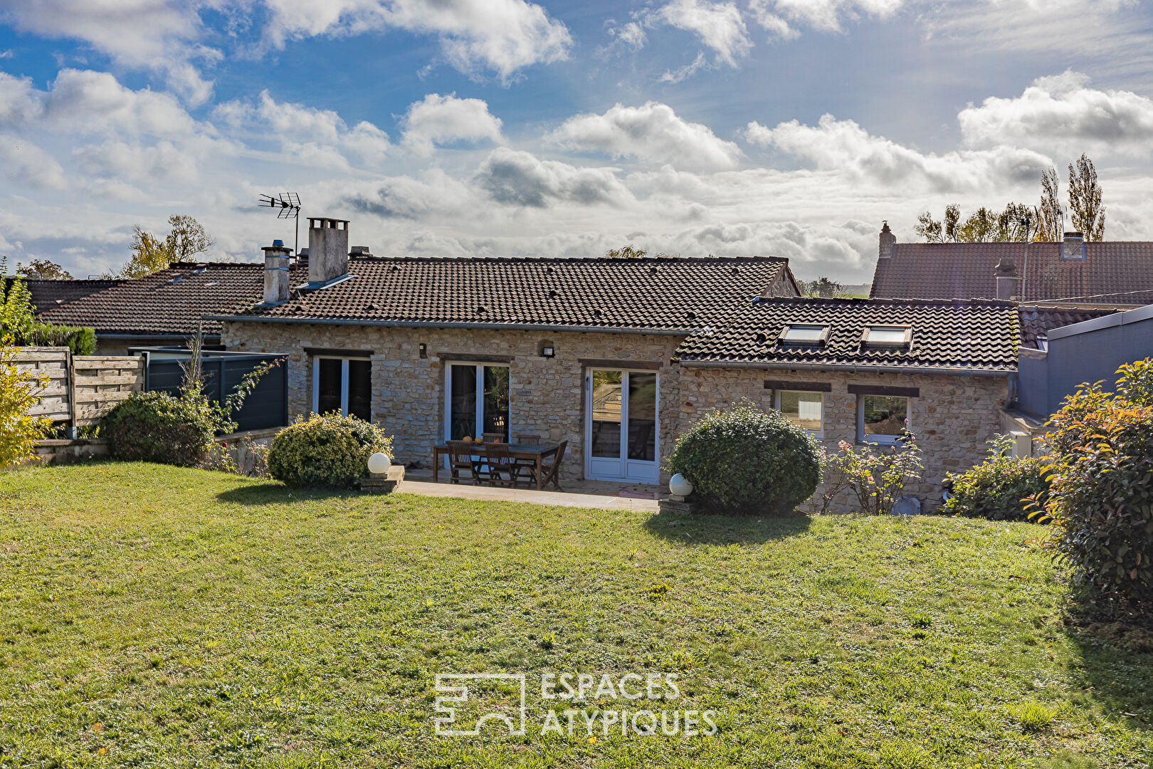 Authentique maison de village et son jardin