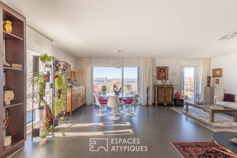 Top floor flat in the city centre