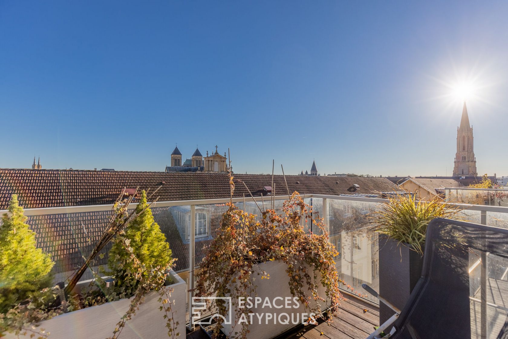 Top floor flat in the city centre