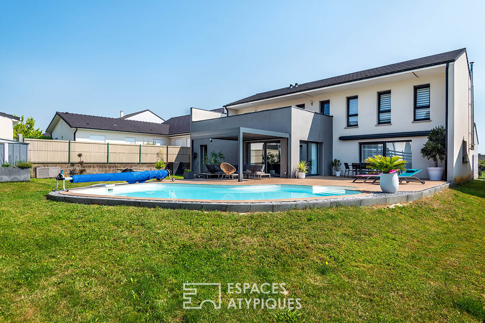 Maison d’architecte contemporaine et sa piscine