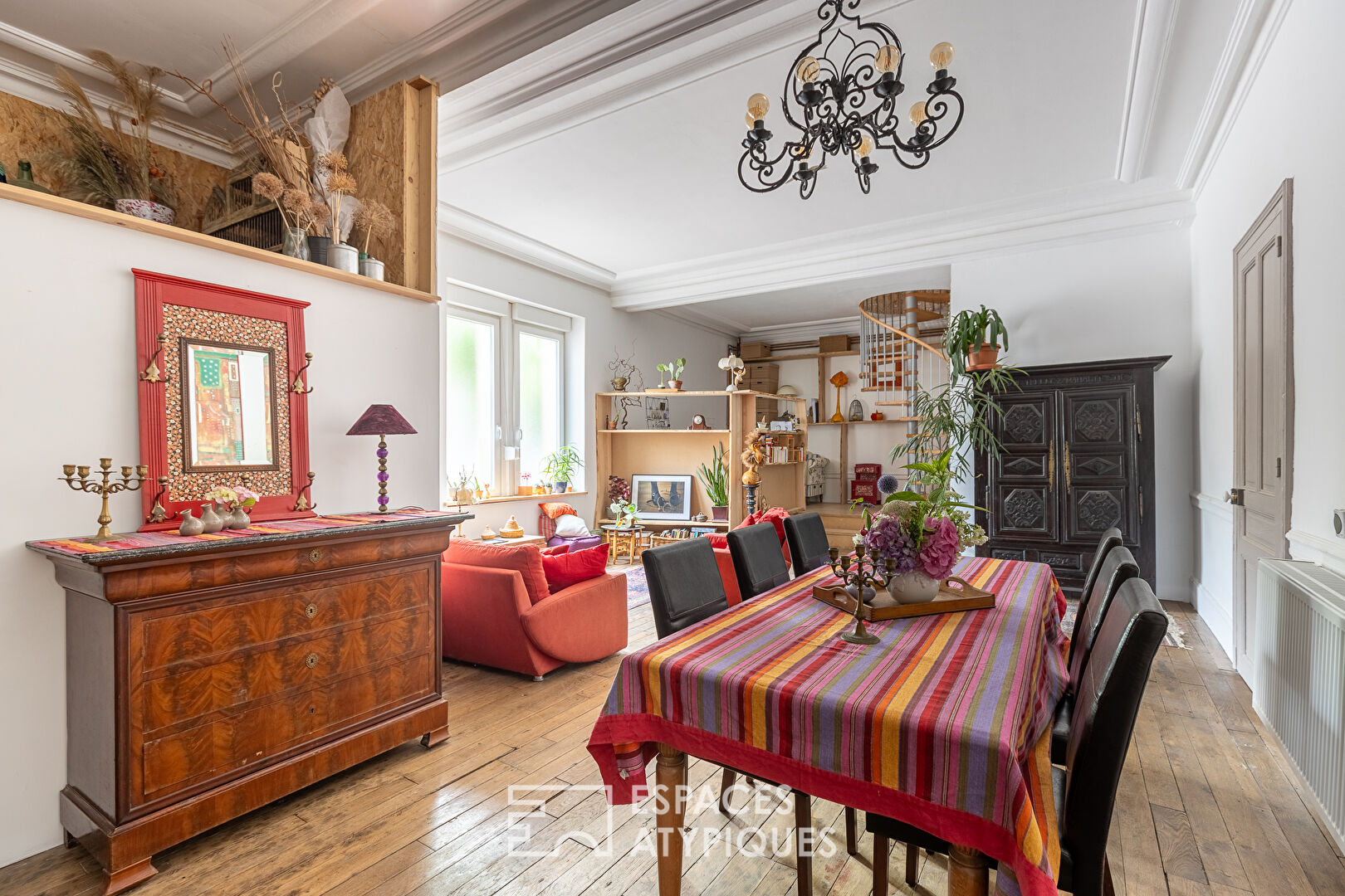 Renovated former hotel with gîtes a stone’s throw from the Pierre-Percée lake