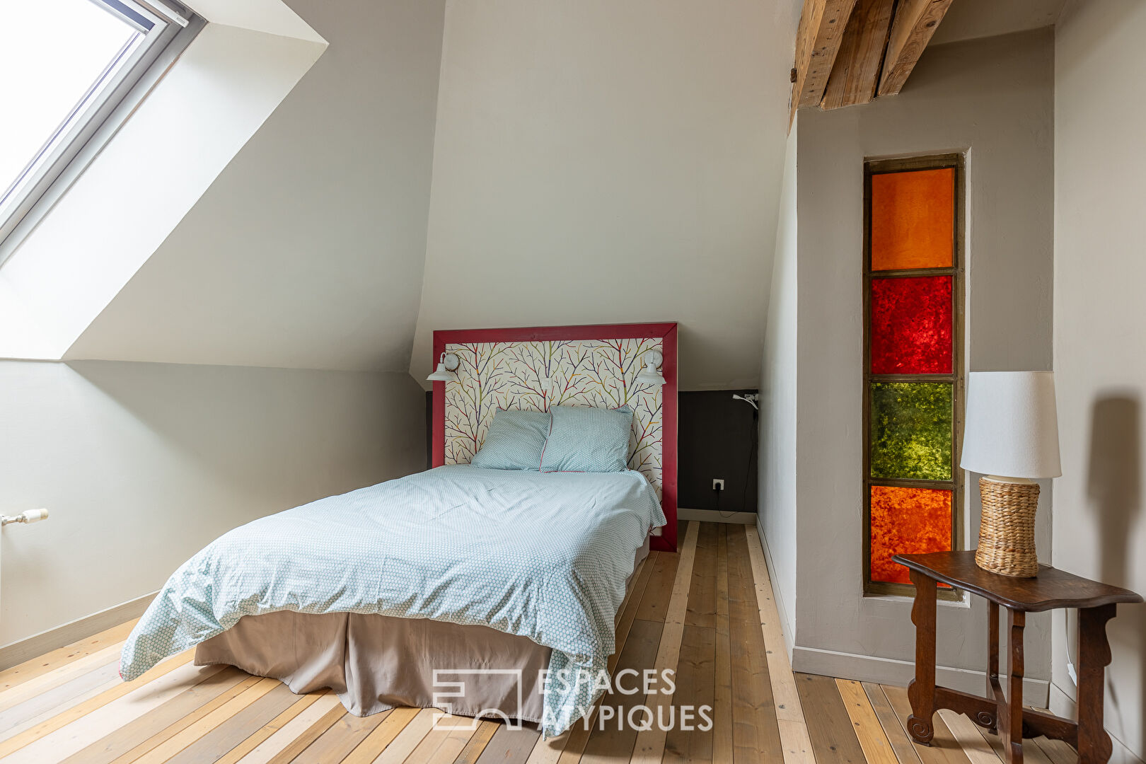 Renovated former hotel with gîtes a stone’s throw from the Pierre-Percée lake