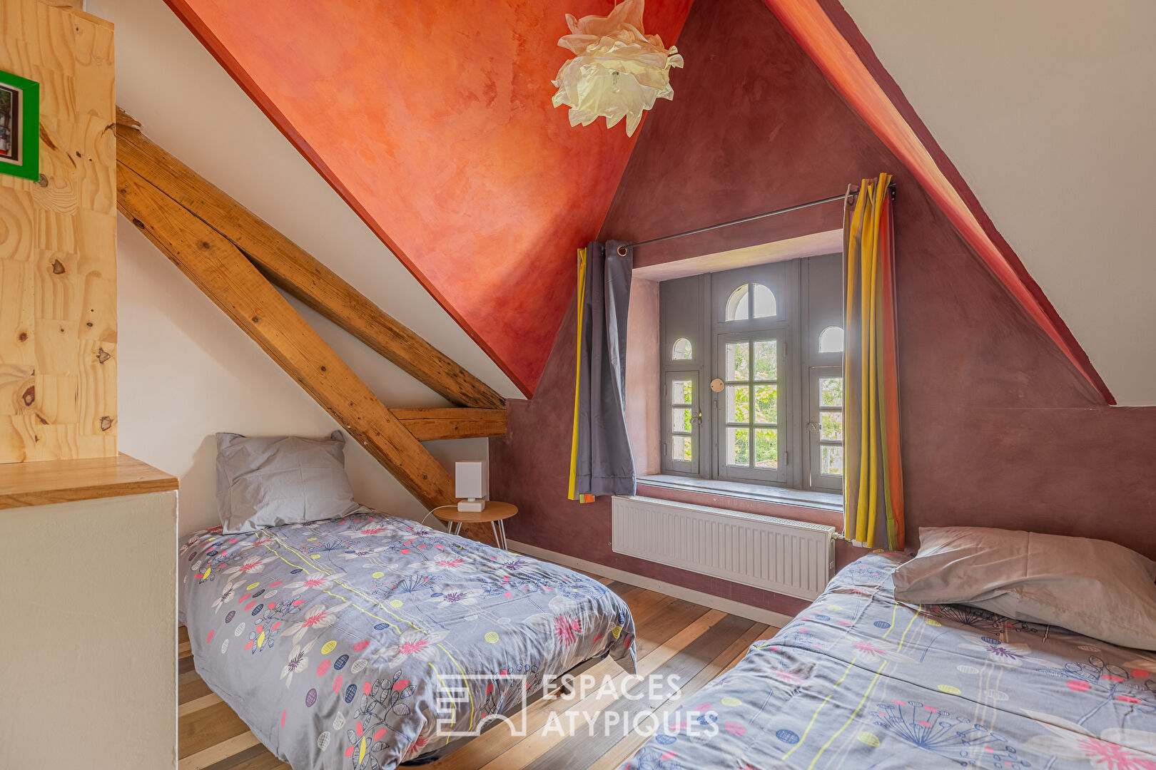 Renovated former hotel with gîtes a stone’s throw from the Pierre-Percée lake