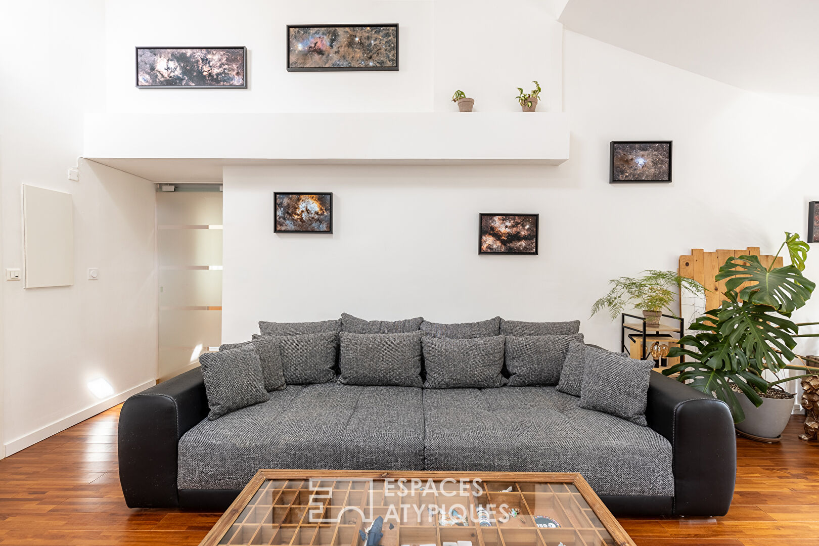 Elegant renovated duplex apartment on the top floor