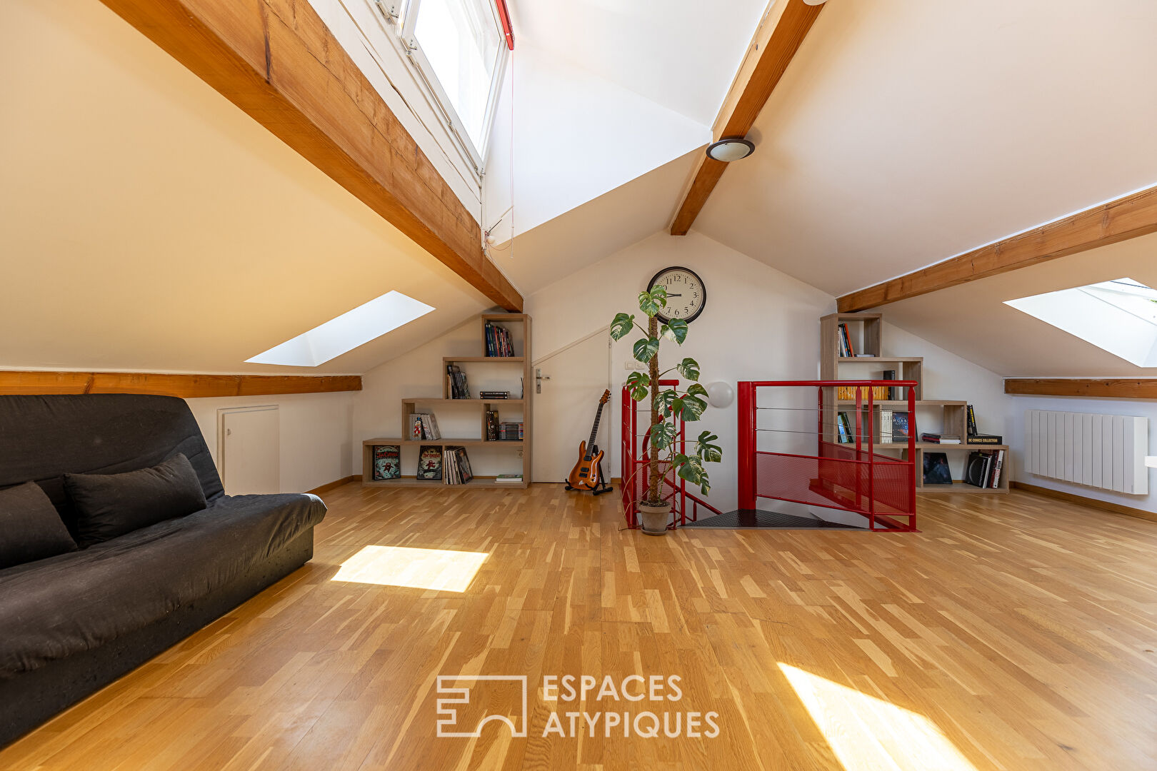 Elegant renovated duplex apartment on the top floor