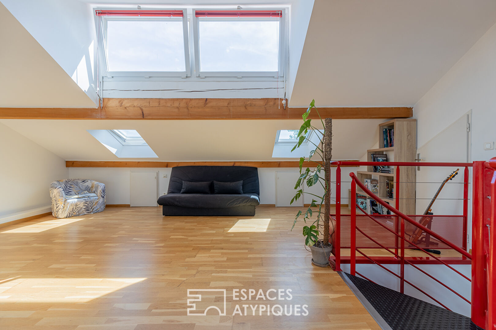 Elegant renovated duplex apartment on the top floor