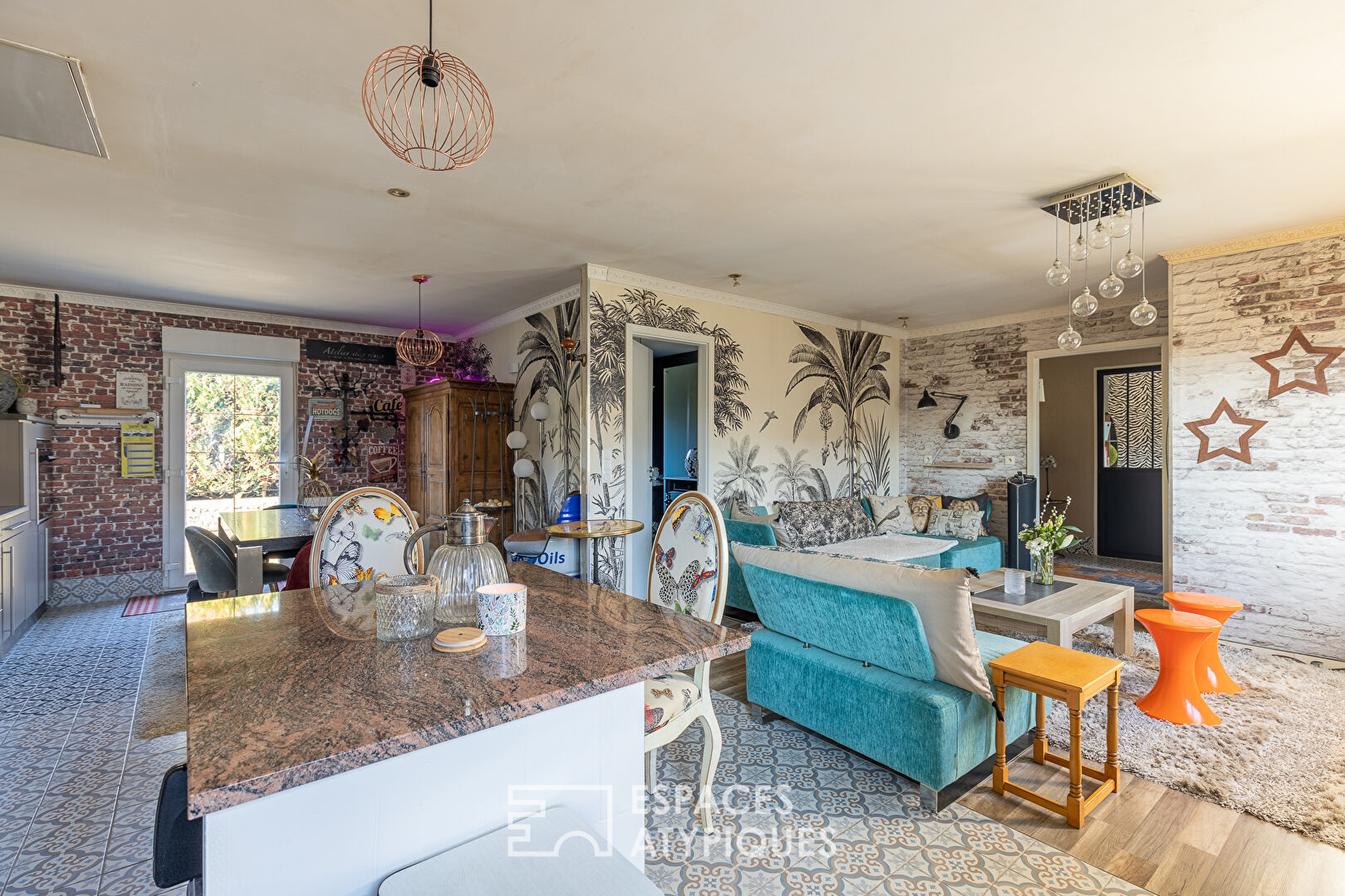 Property consisting of a house and an independent studio