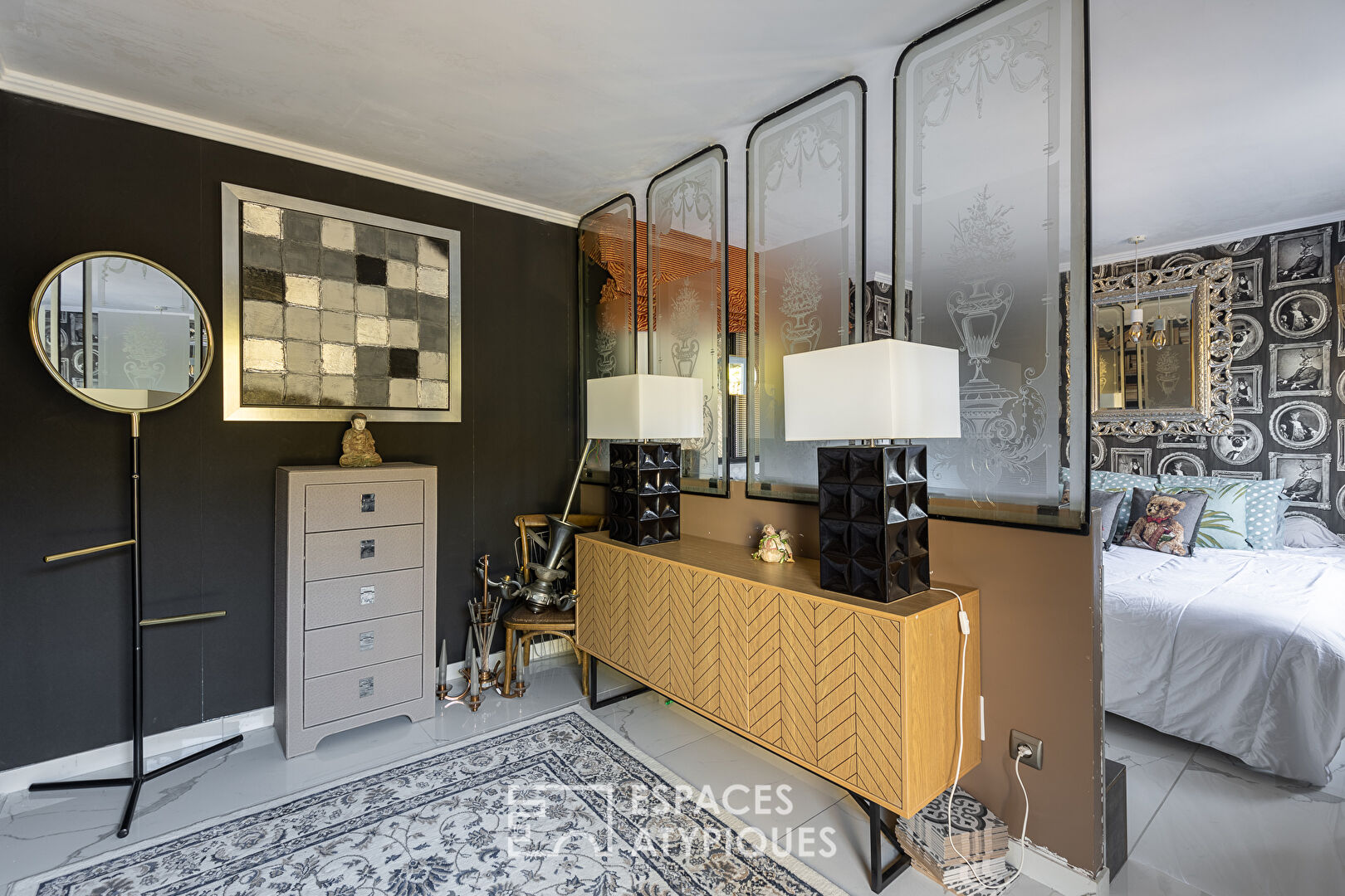 Property consisting of a house and an independent studio