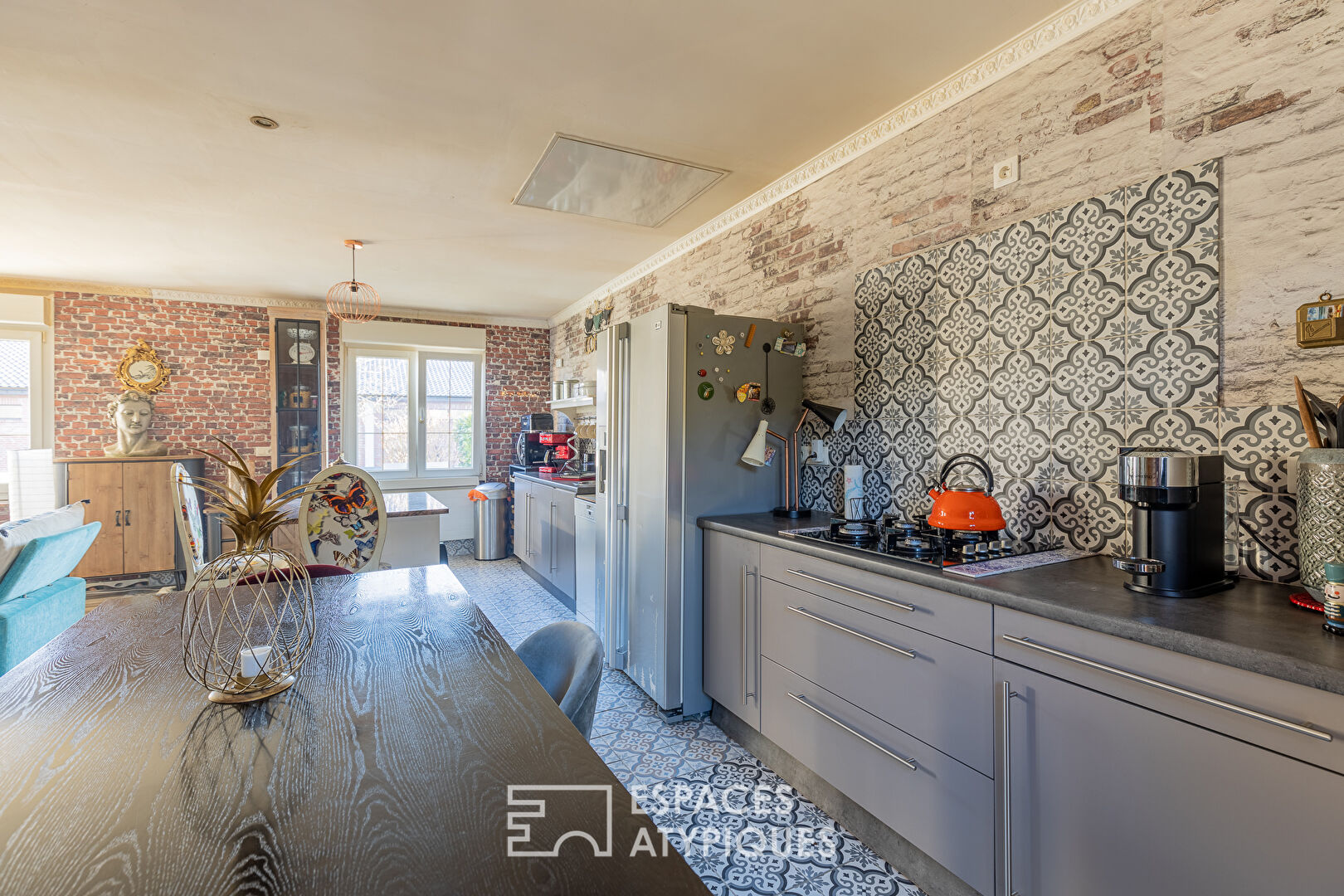 Property consisting of a house and an independent studio