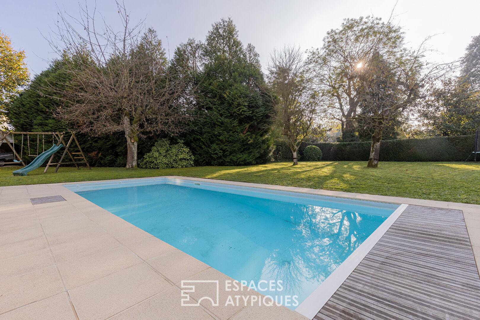 Élégante maison de maître avec piscine dans un quartier bourgeois