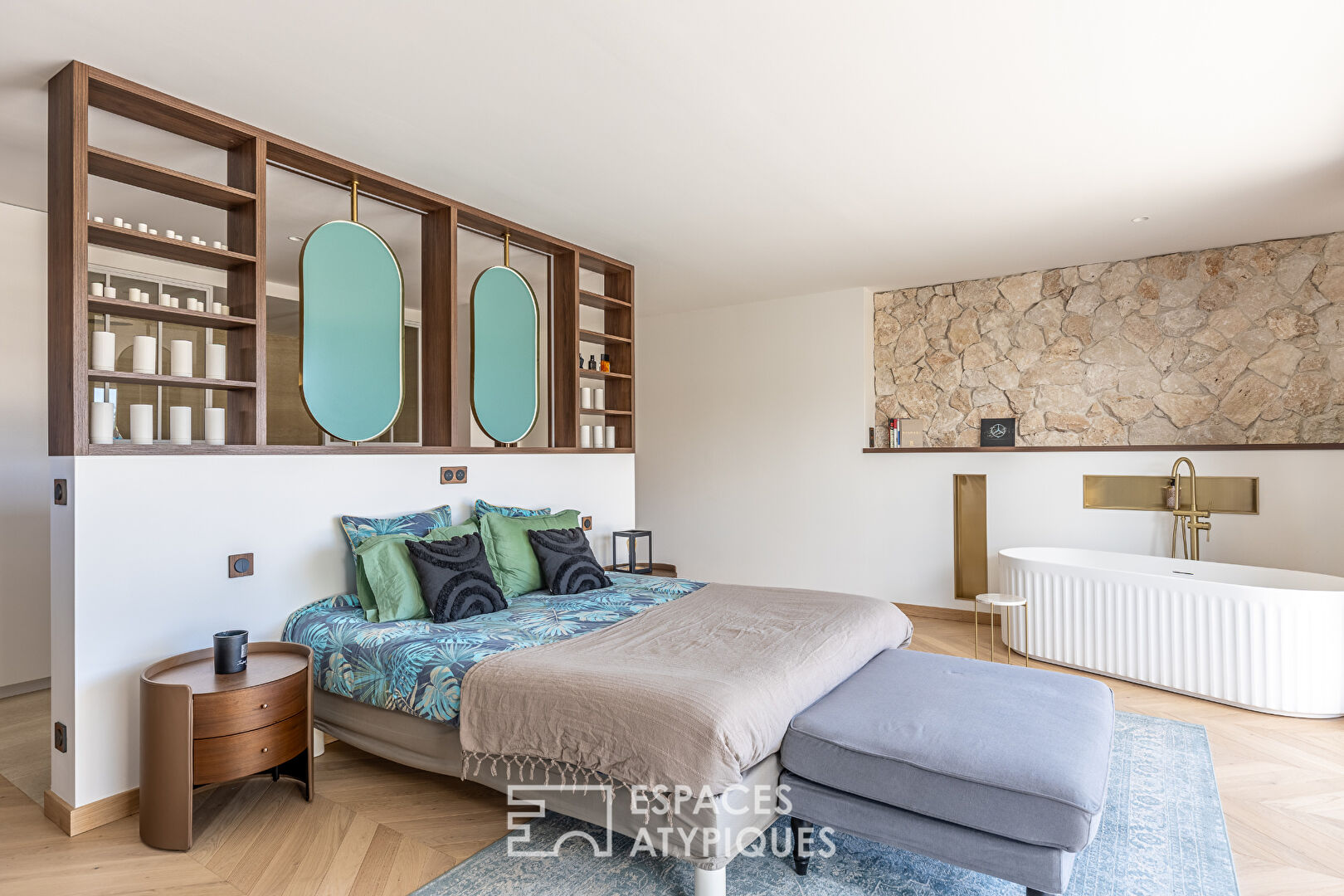 Moderne, ebenerdige Villa mit Blick auf den Golfplatz