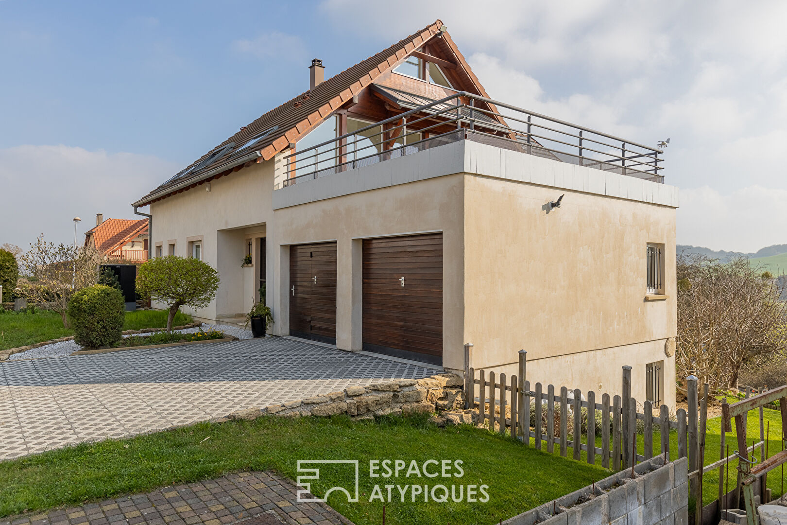 Maison contemporaine avec vue imprenable sur la nature