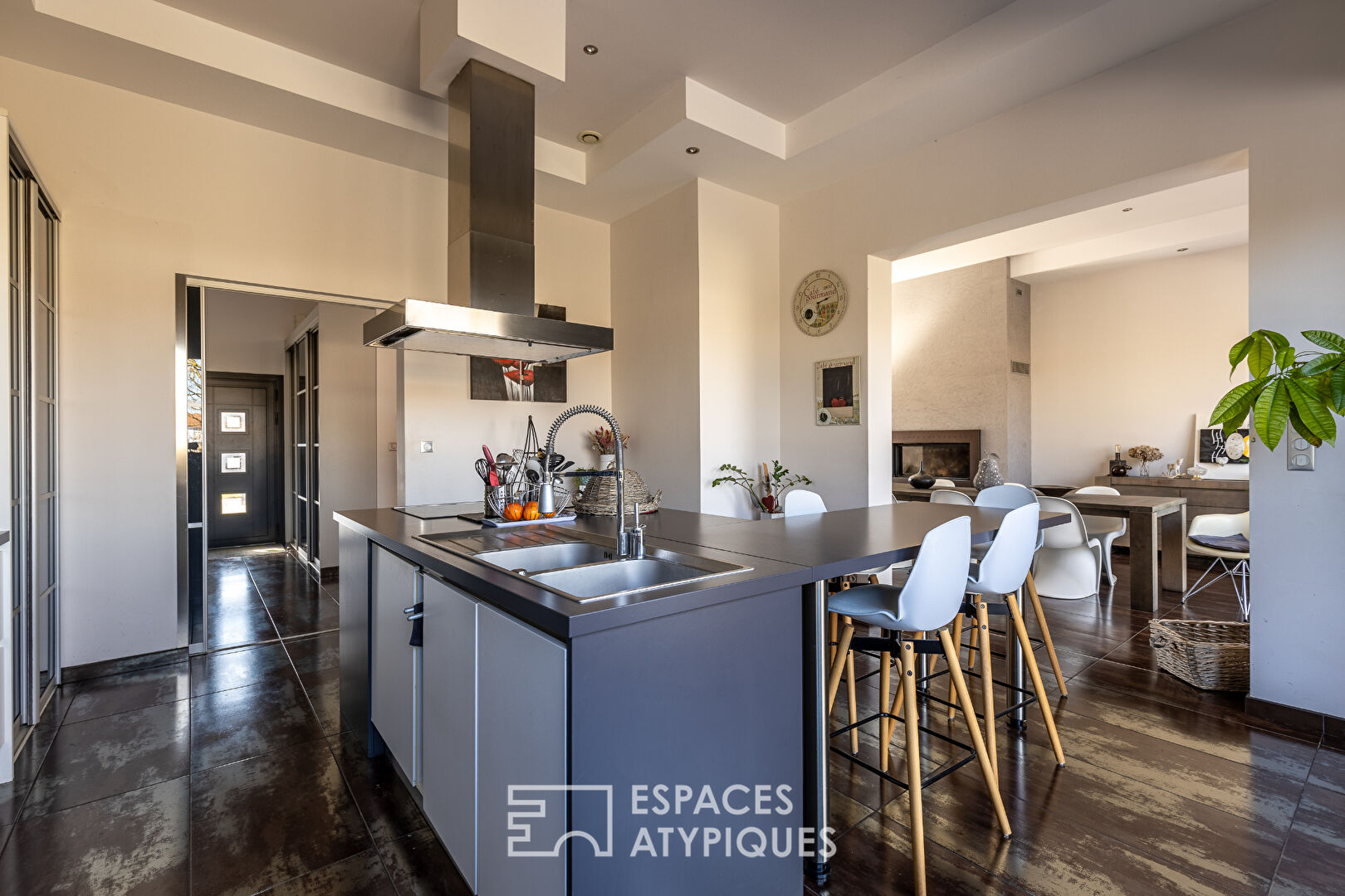 Maison contemporaine avec piscine au calme de la campagne