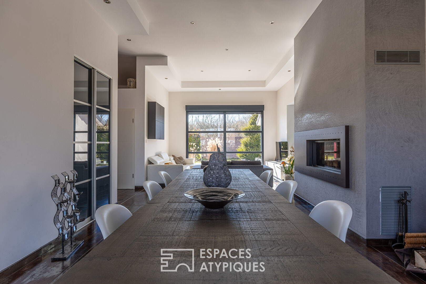 Maison contemporaine avec piscine au calme de la campagne