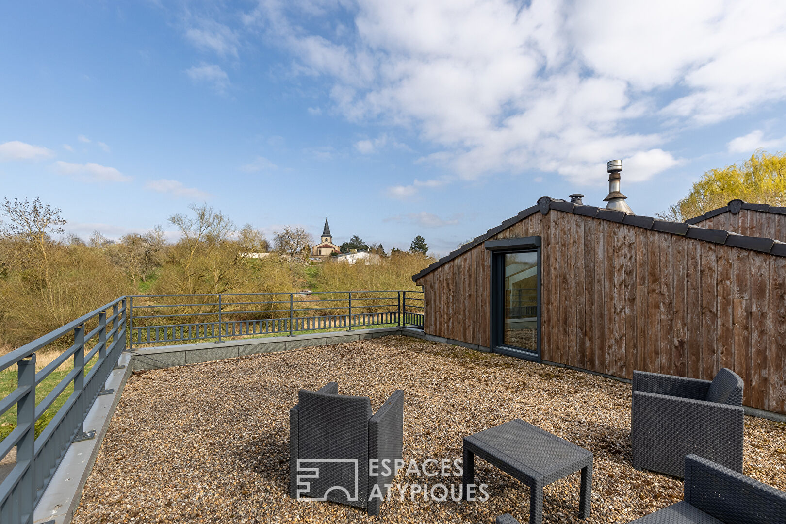 Eco-responsible house in the heart of nature