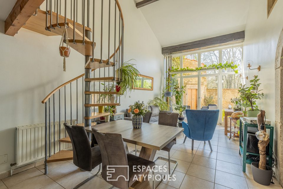 Appartement de caractère et son jardin dans un château médiéval