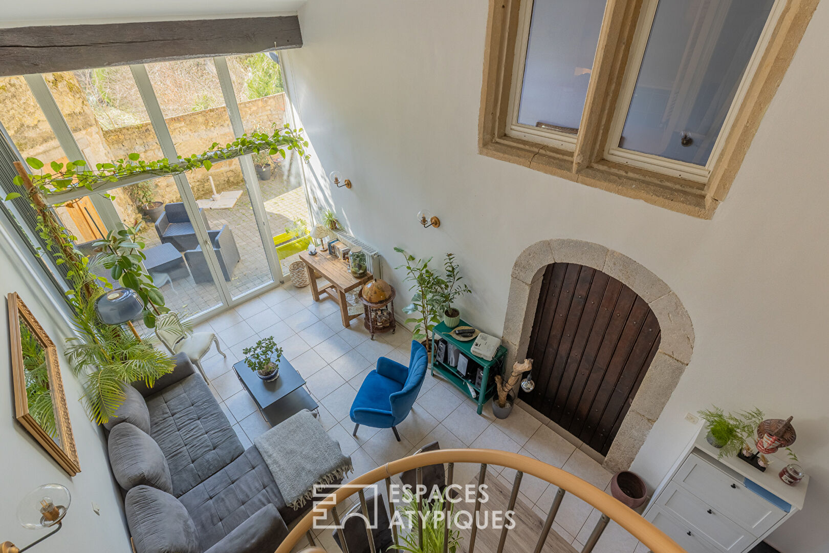 Character flat and garden in a medieval castle