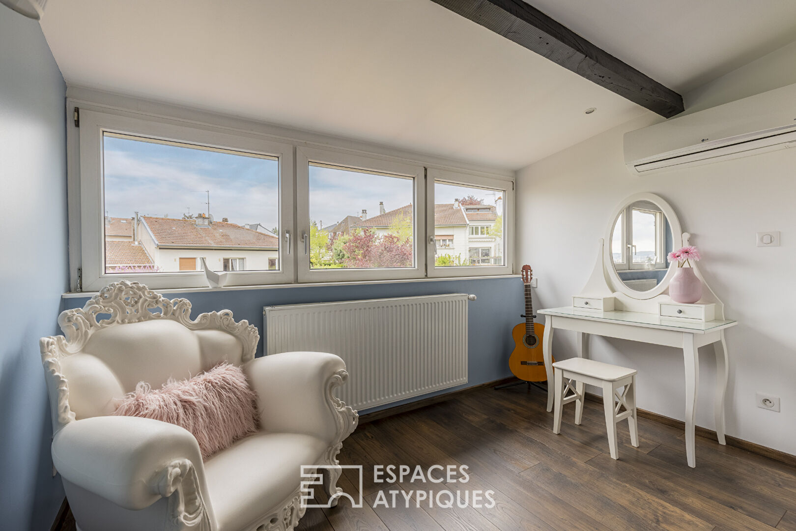 Maison familiale rénovée avec terrasse et jardin