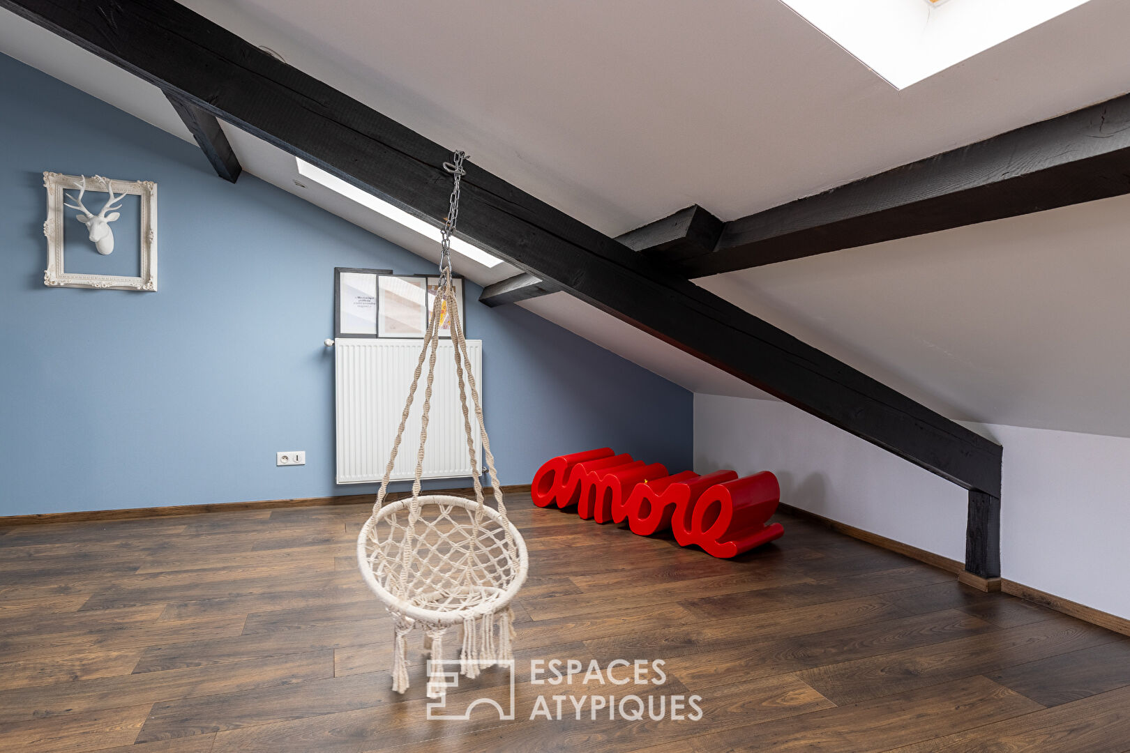 Maison familiale rénovée avec terrasse et jardin
