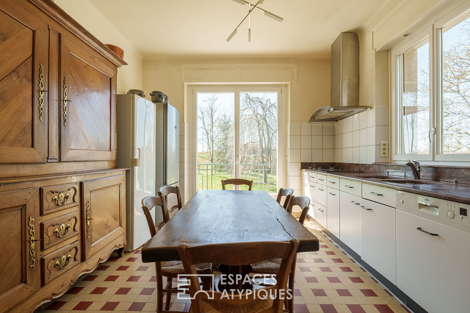 Maison d’architecte et son parc avec étang