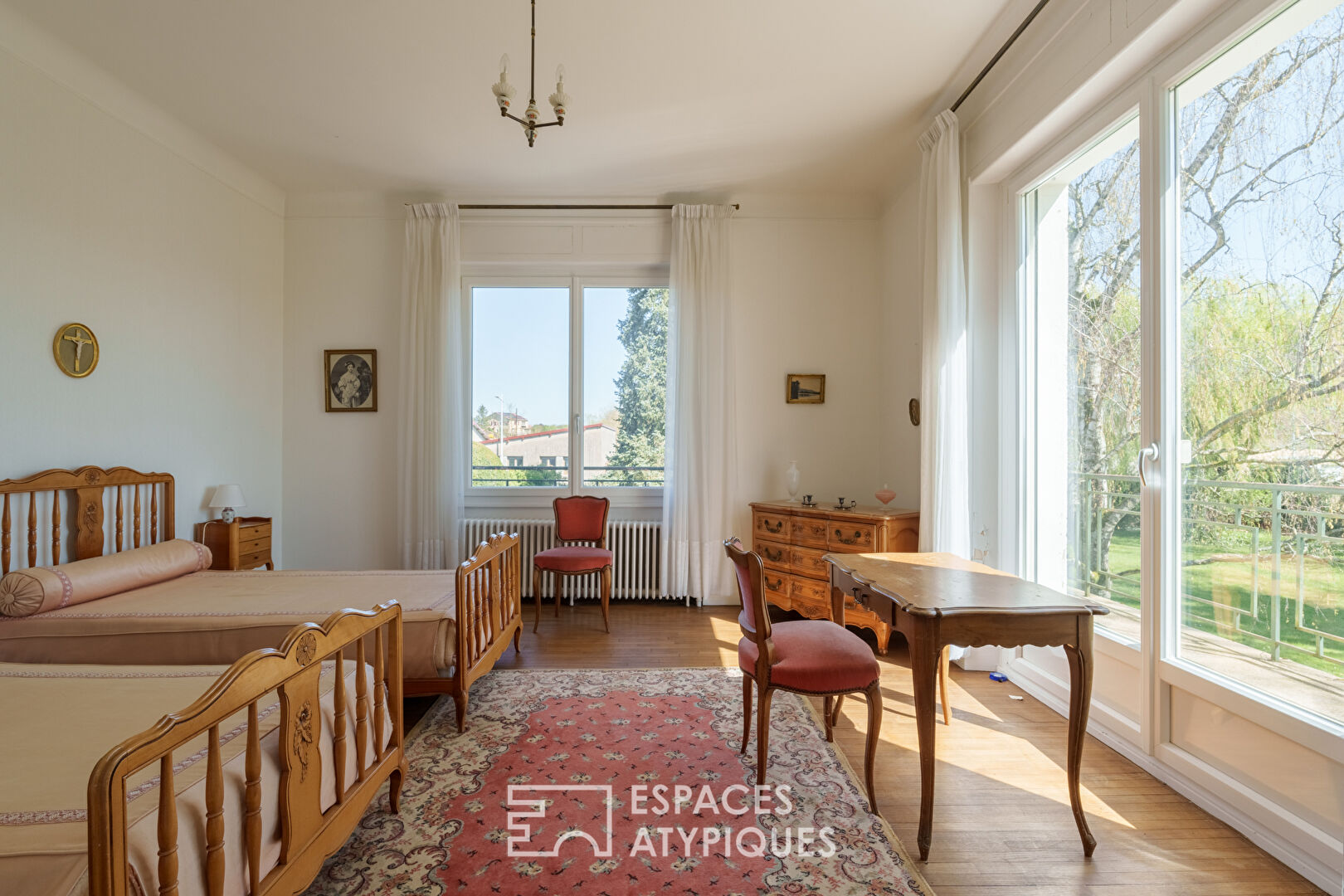 Maison d’architecte et son parc avec étang
