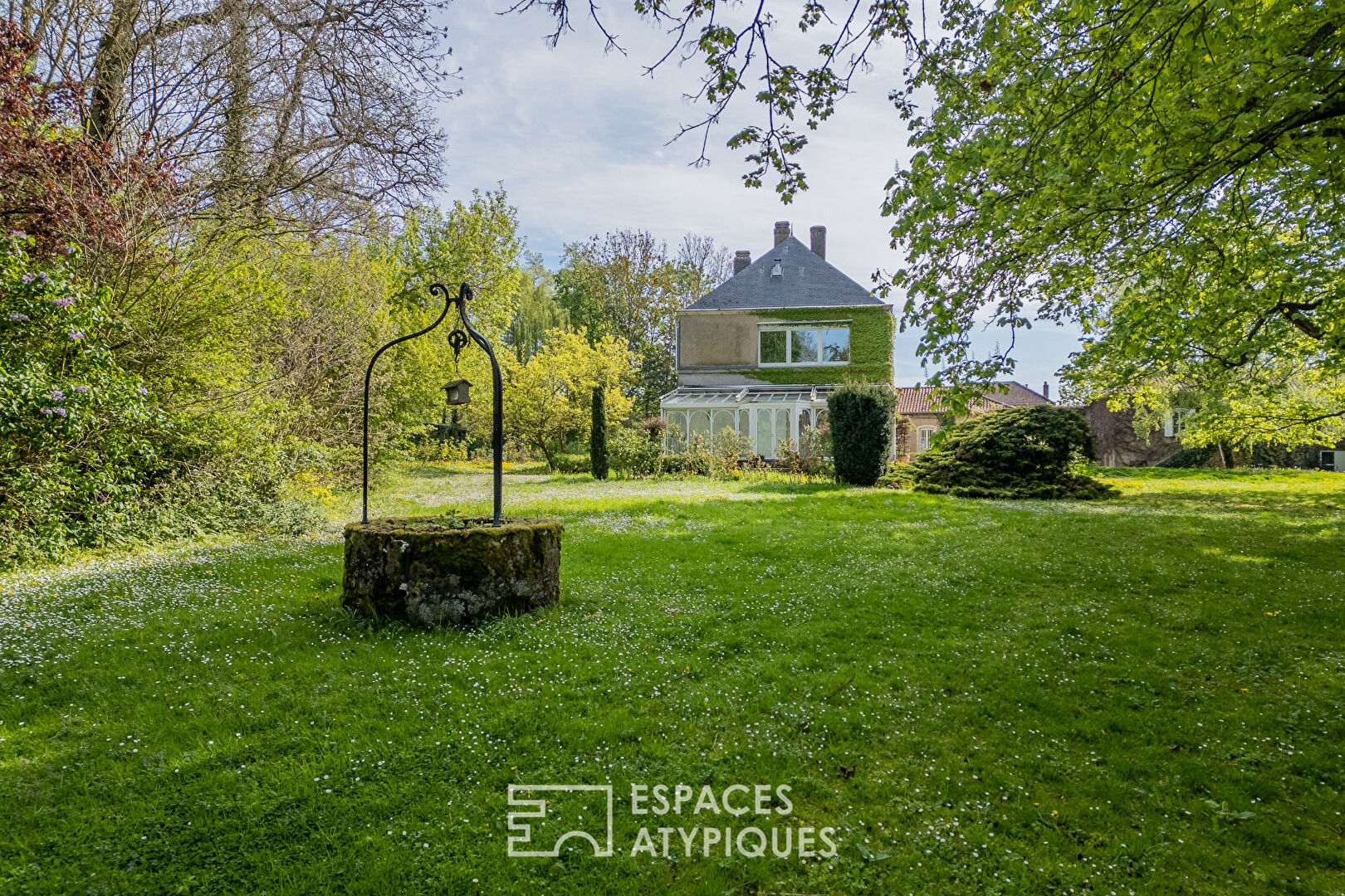 Demeure du XVIIIe siècle et son parc paysagé