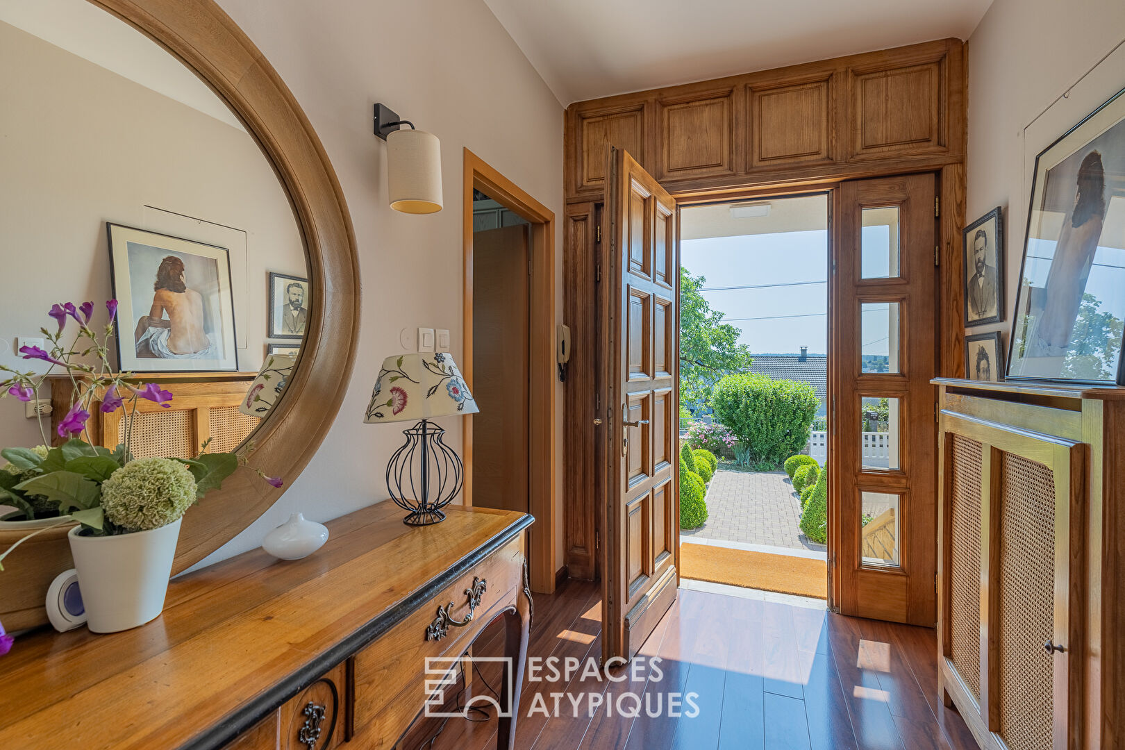 Maison familiale avec piscine et dépendance