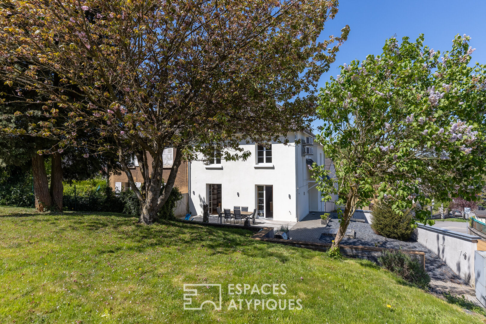 Elégante maison de maître rénovée à la frontière luxembourgeoise