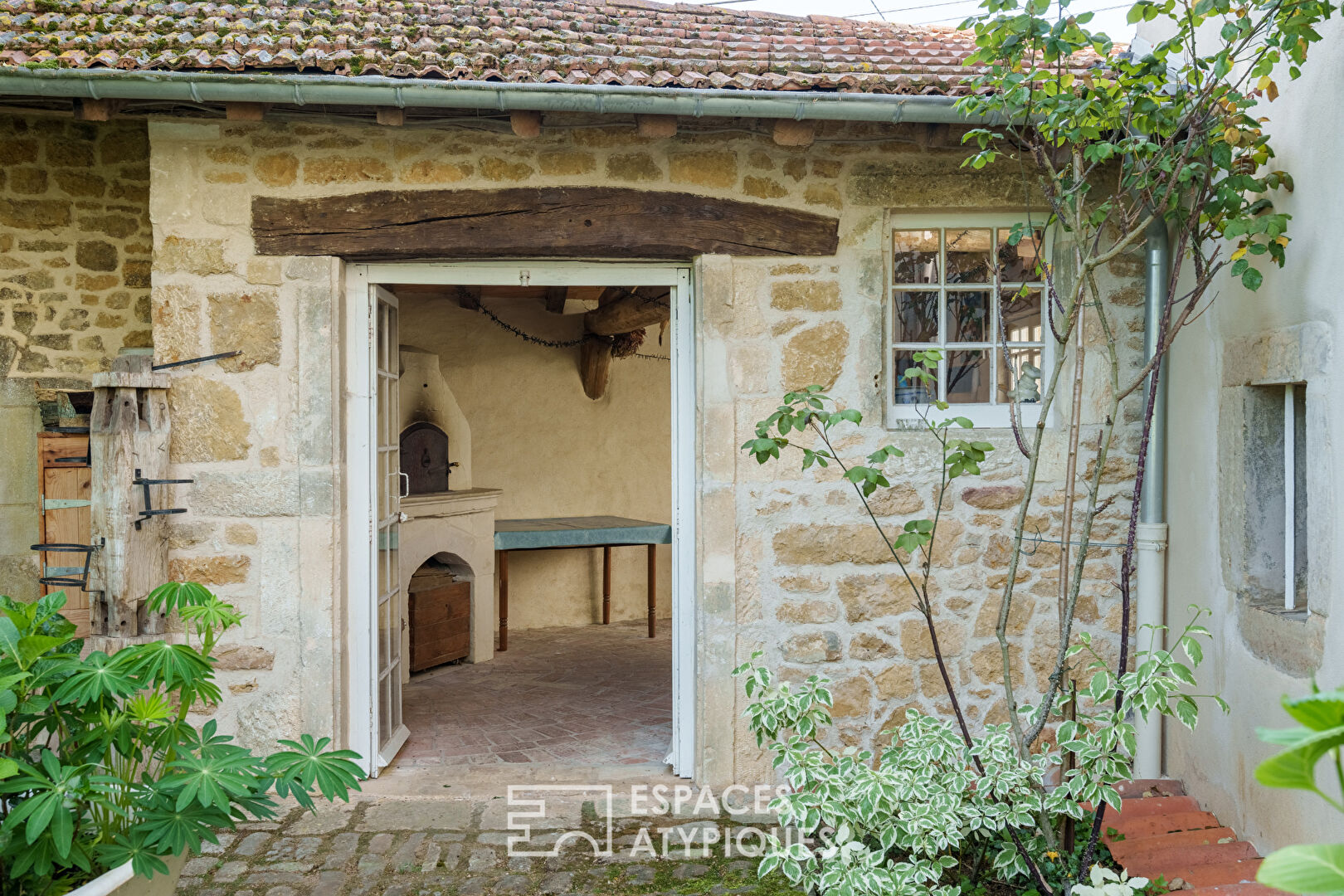 Authentique vigneronne et son jardin intimiste