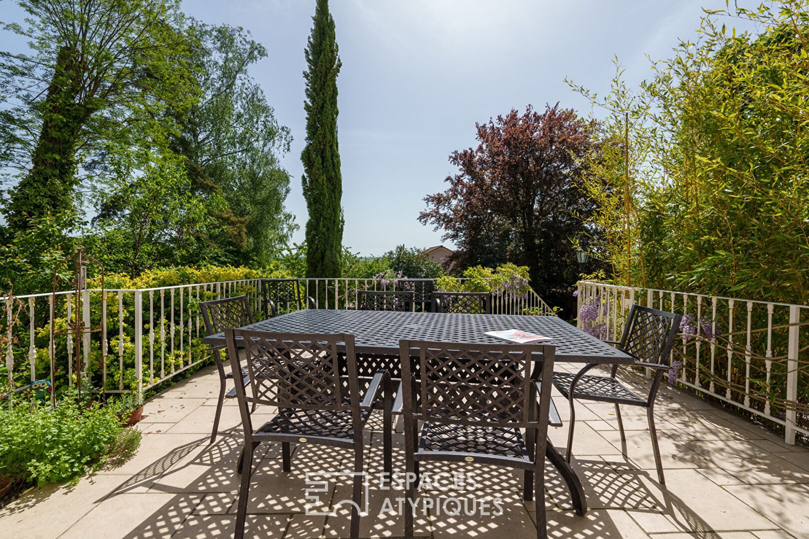 Authentique vigneronne et son jardin intimiste