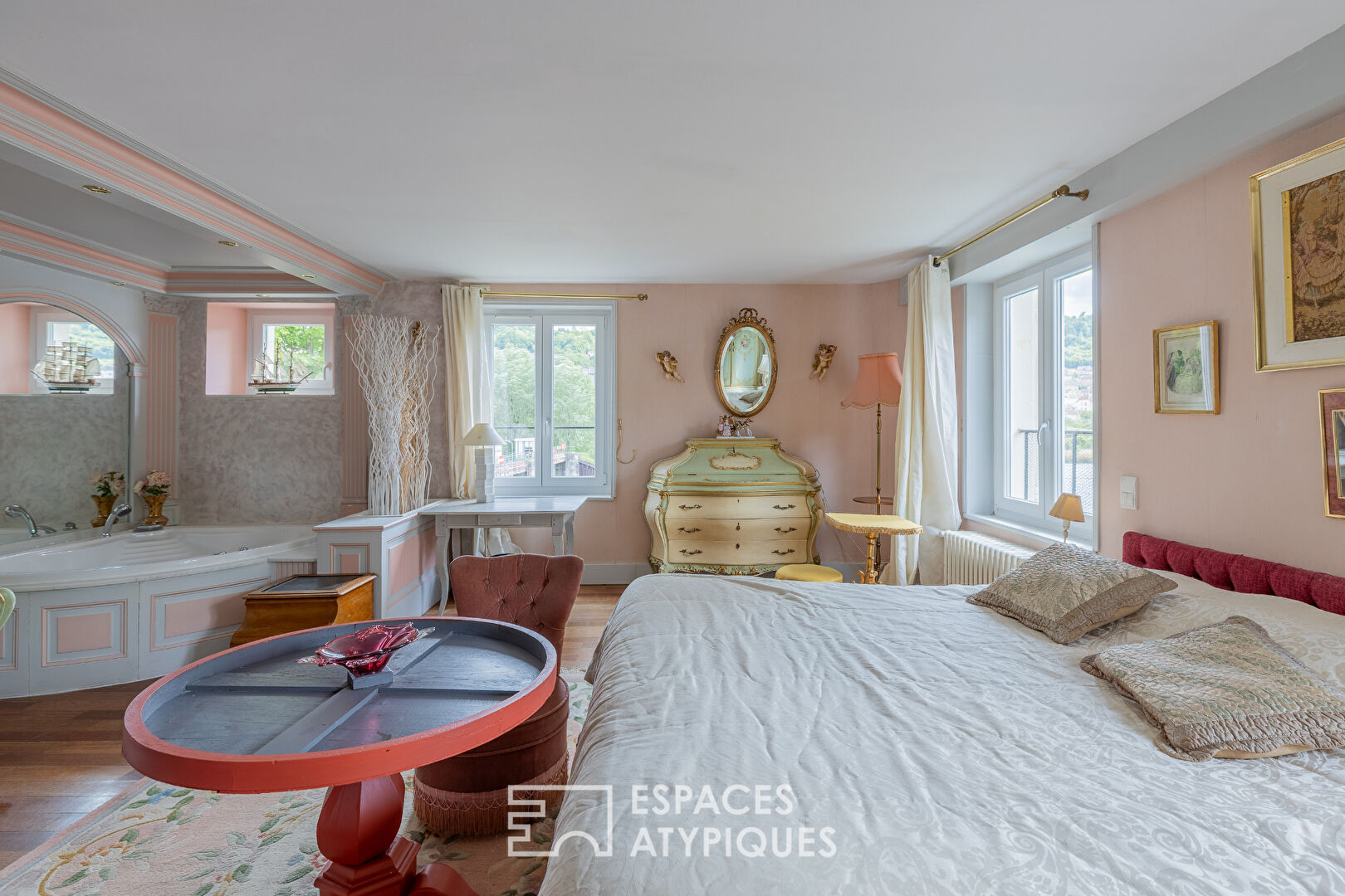 Authentic manor house overlooking the Moselle river