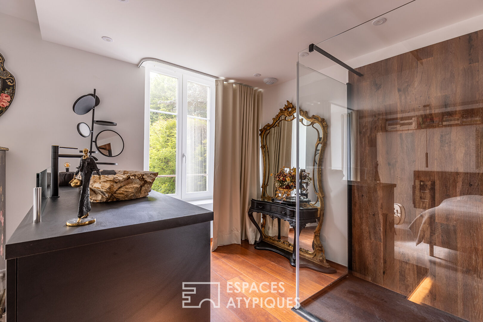 Authentic manor house overlooking the Moselle river