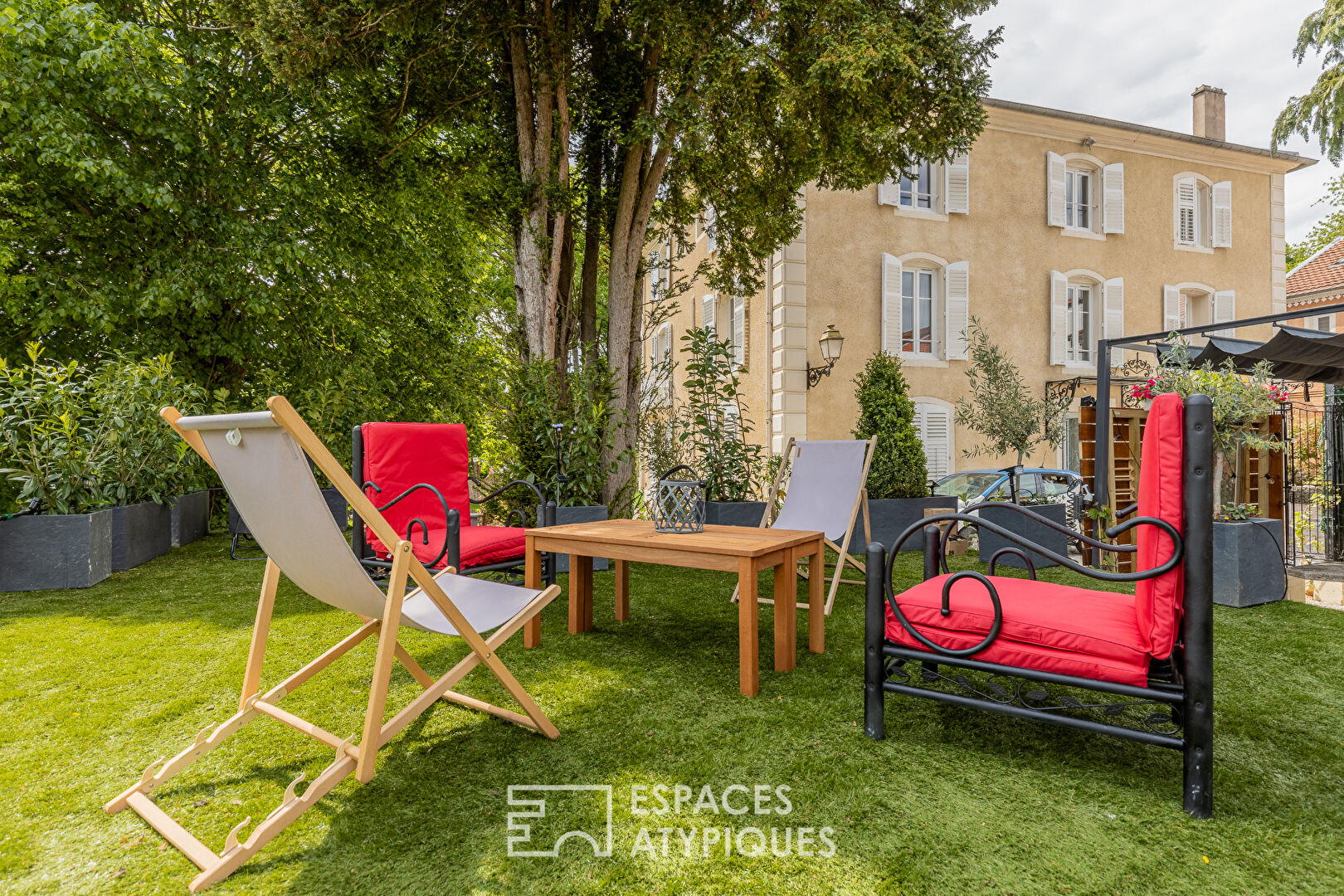 Authentic manor house overlooking the Moselle river