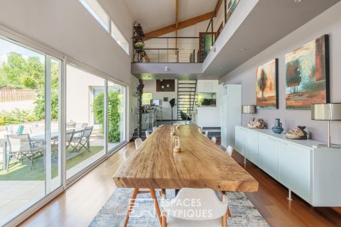 Maison d’architecte avec piscine et vue dégagée