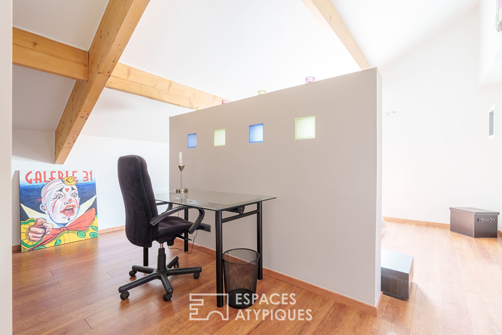 Maison d’architecte avec piscine et vue dégagée
