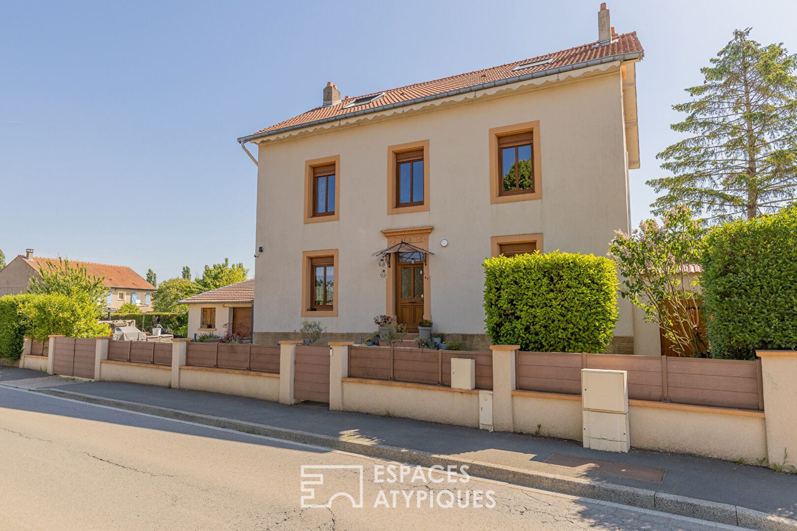 Maison de charme de 1912 avec piscine et jardin clos