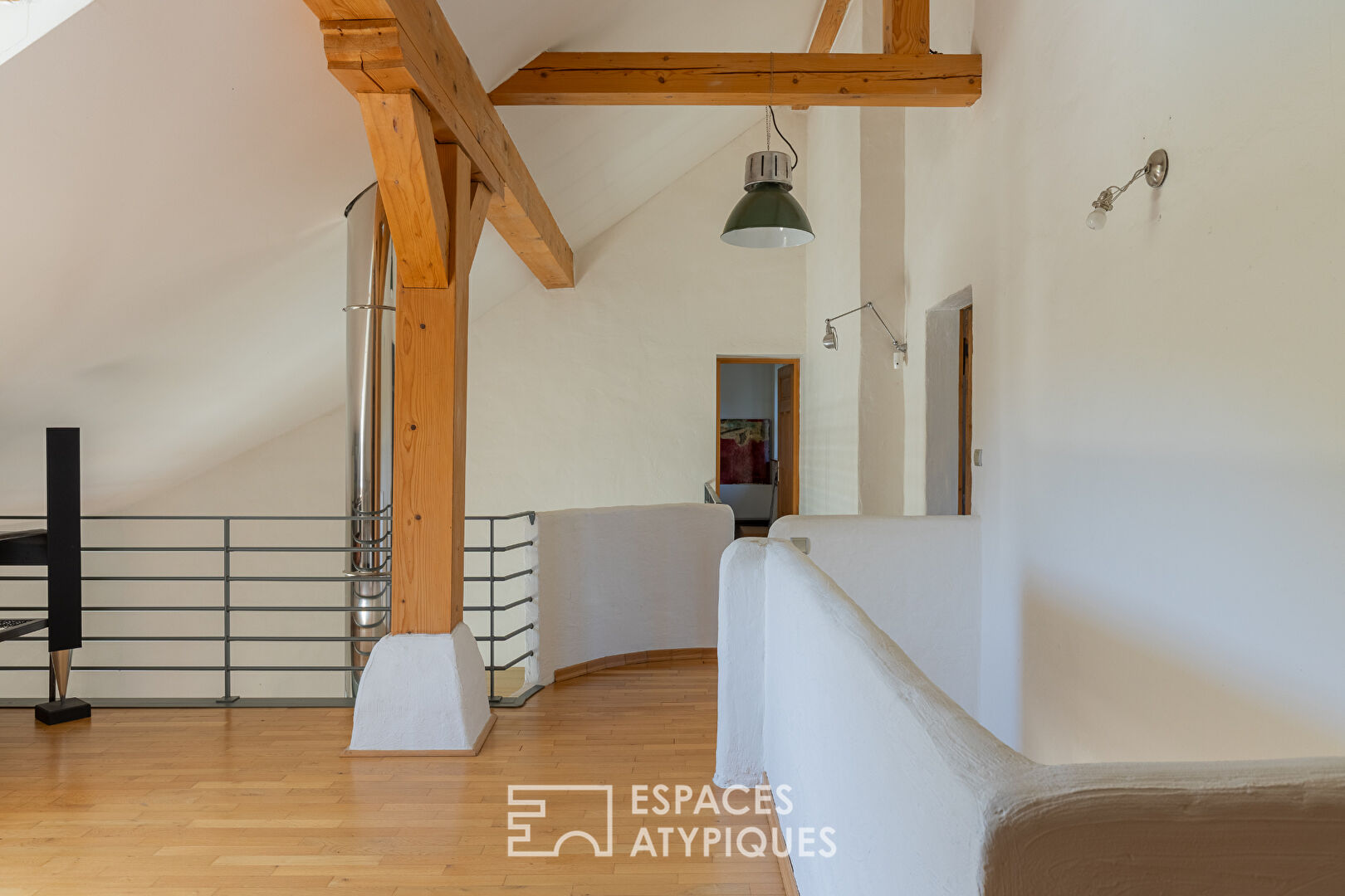 Villa d’architecte d’inspiration méditerranéenne et sa piscine