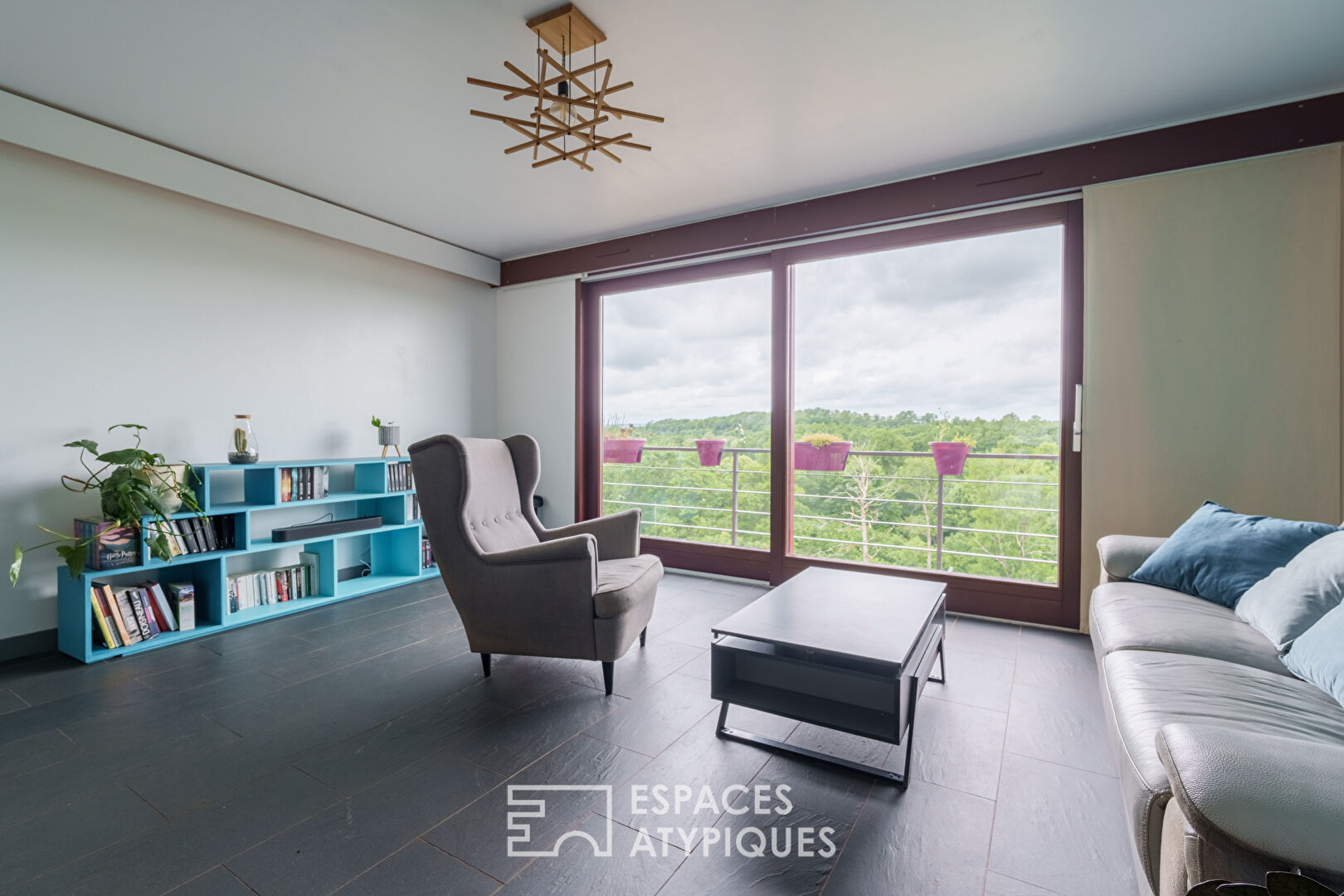 Contemporary architect-designed house with views of the Moselle River