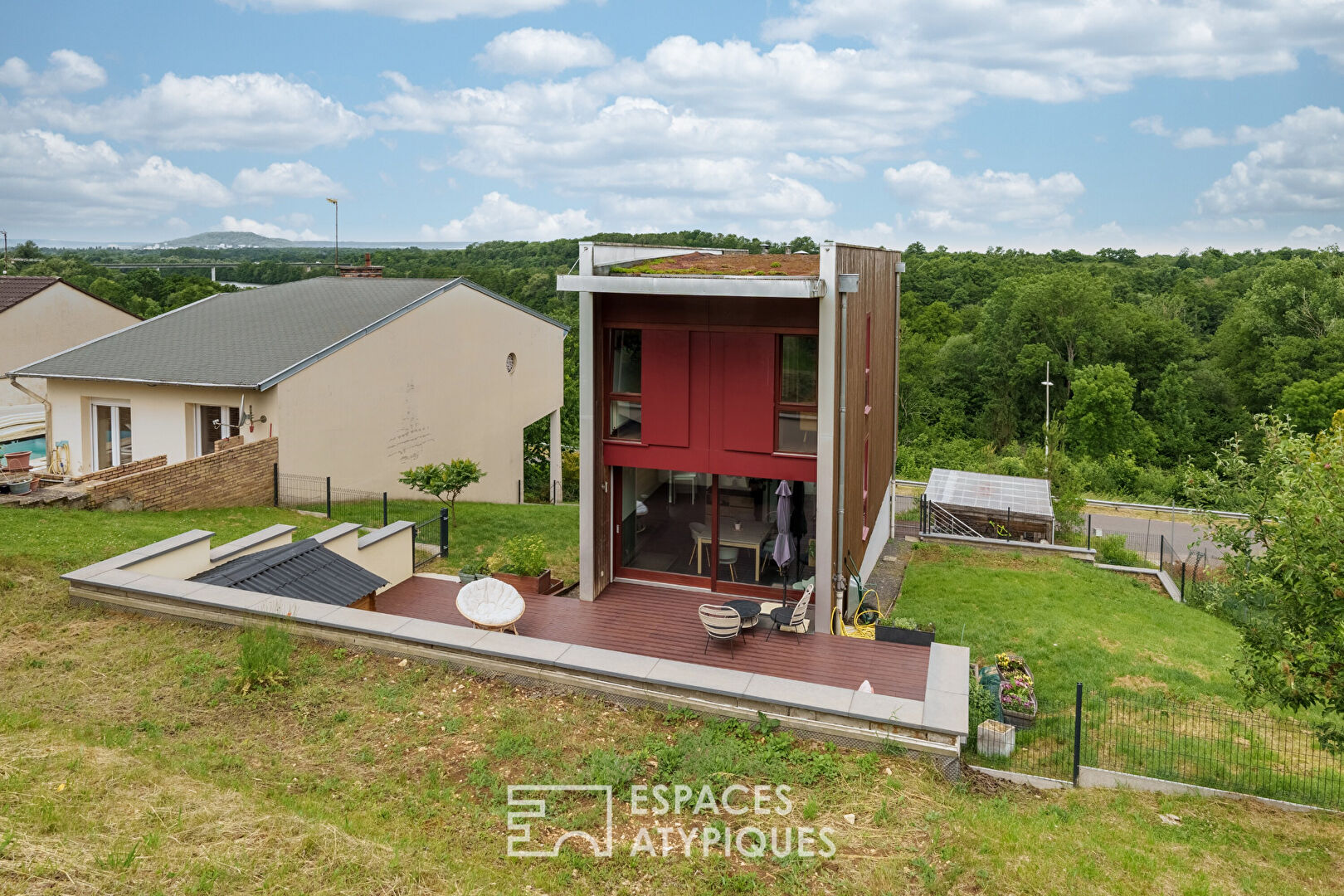 Contemporary architect-designed house with views of the Moselle River