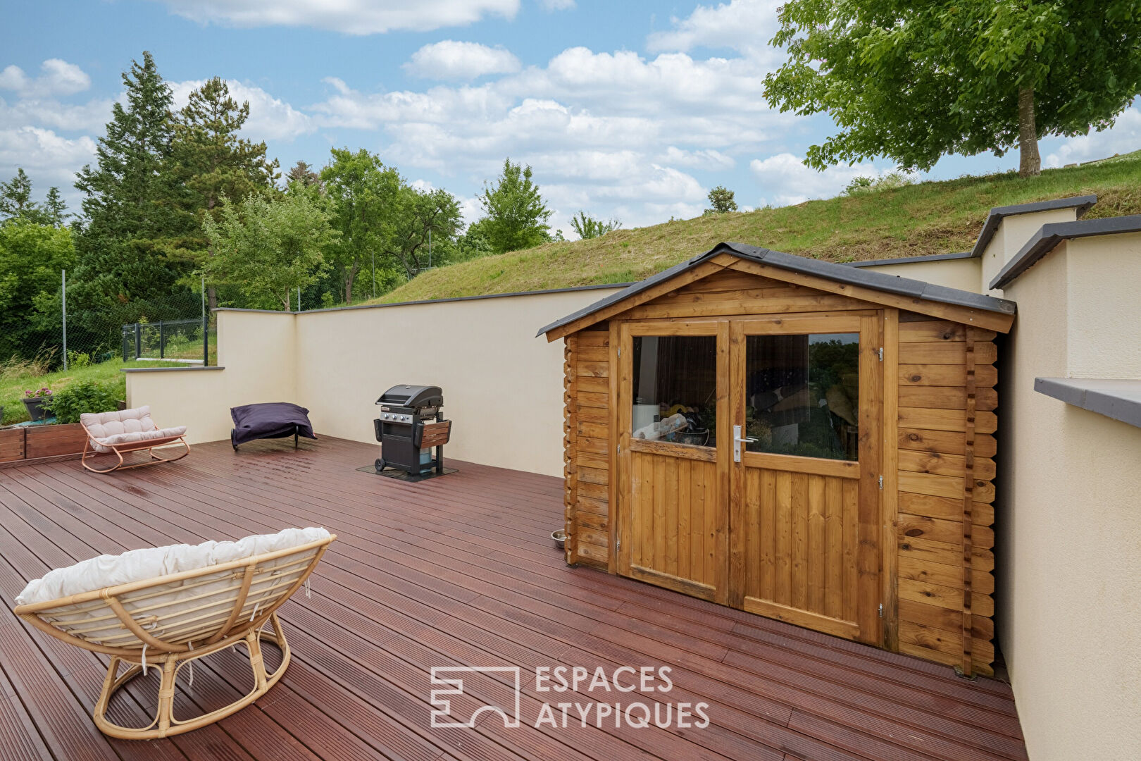 Contemporary architect-designed house with views of the Moselle River