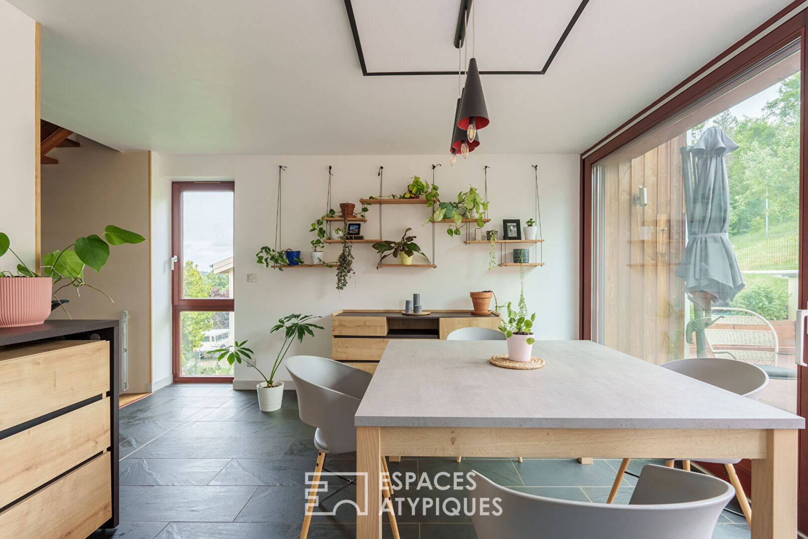 Contemporary architect-designed house with views of the Moselle River