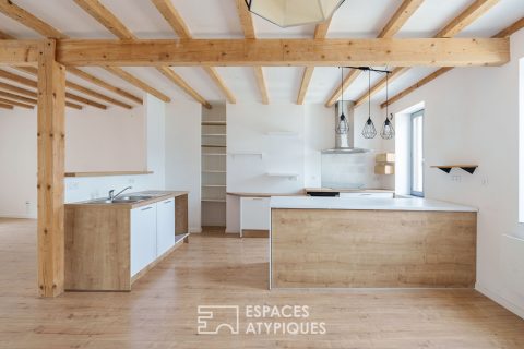 Duplex aux lignes contemporaines sous les toits de la Vieille Ville