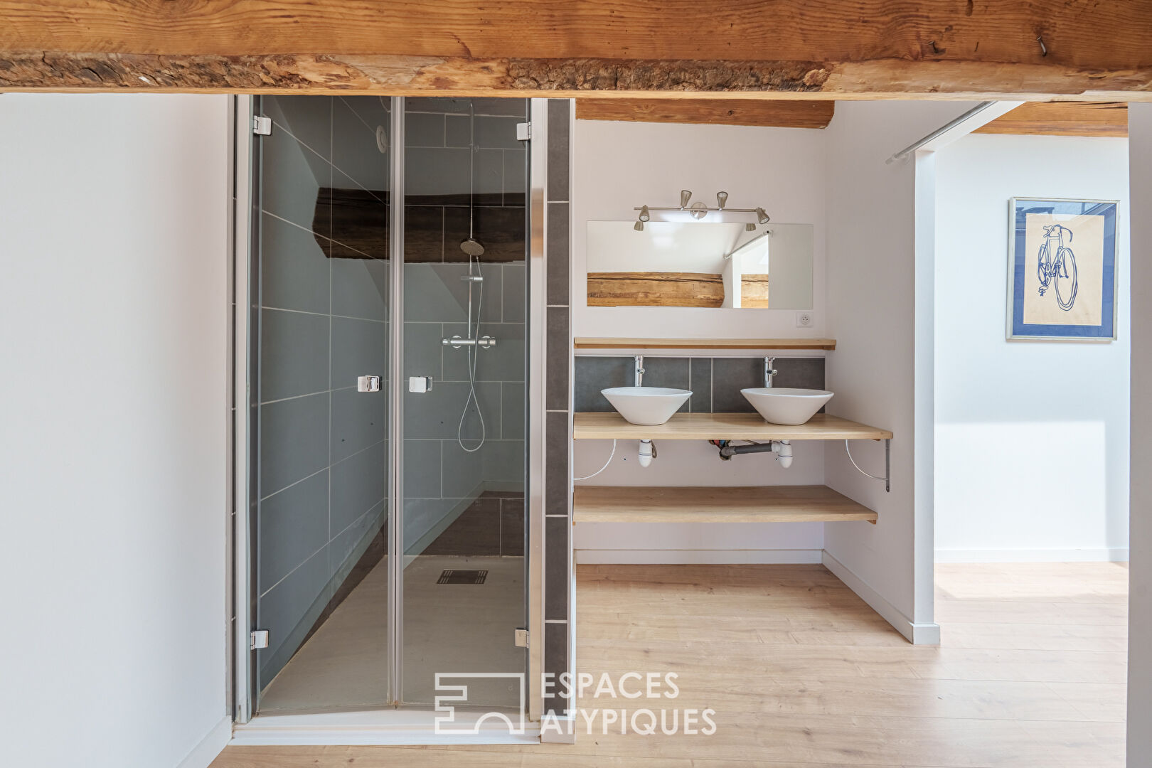 Duplex aux lignes contemporaines sous les toits de la Vieille Ville