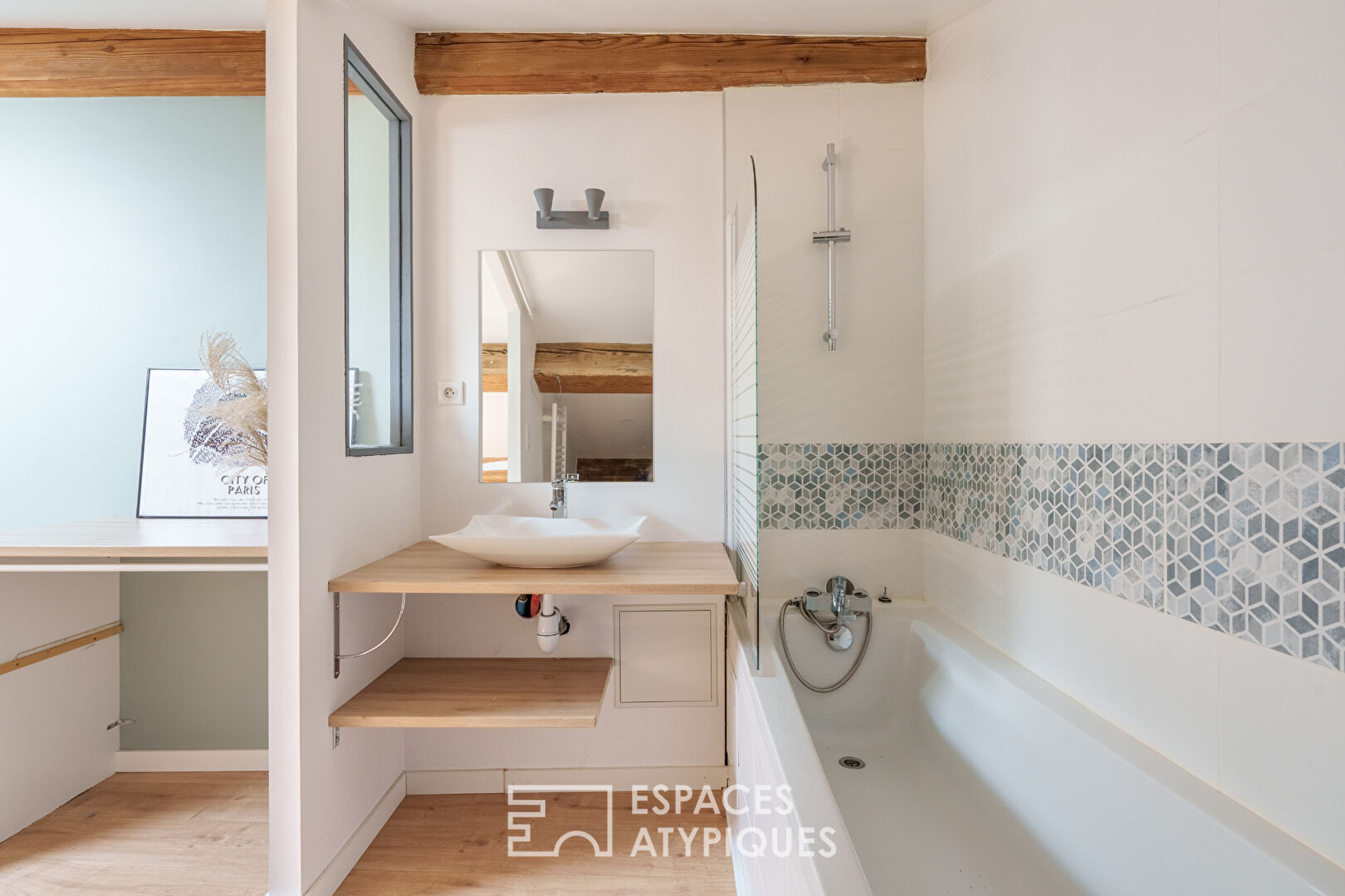 Duplex aux lignes contemporaines sous les toits de la Vieille Ville