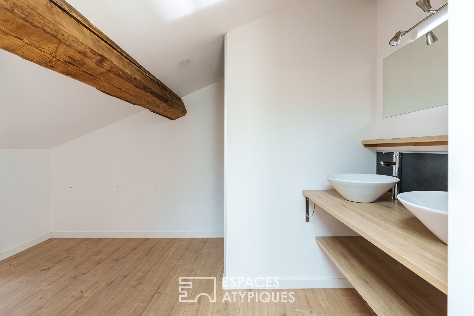Duplex aux lignes contemporaines sous les toits de la Vieille Ville