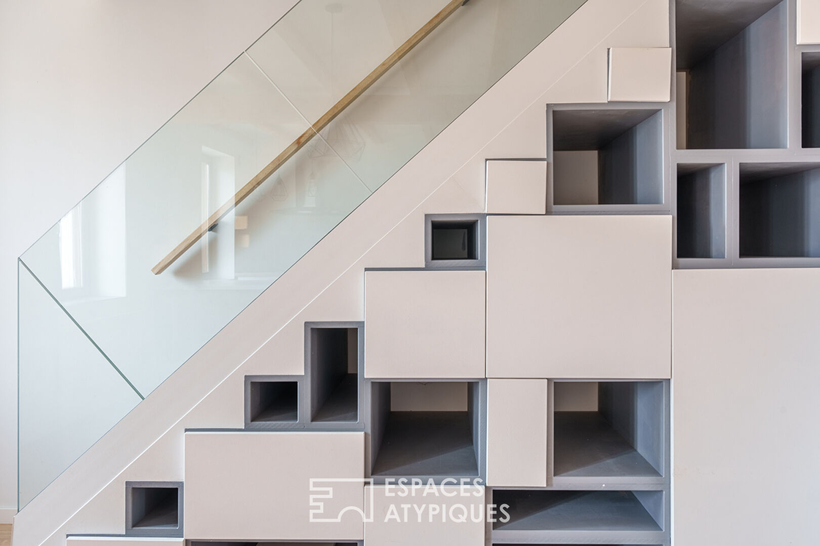 Duplex aux lignes contemporaines sous les toits de la Vieille Ville