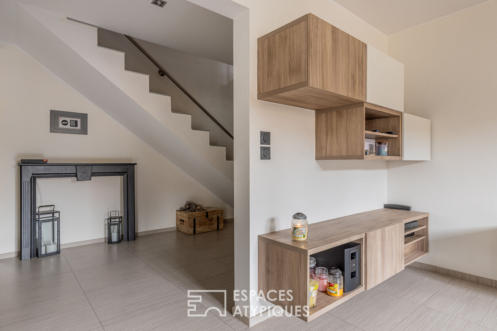 Maison rénovée avec dépendances et jardin