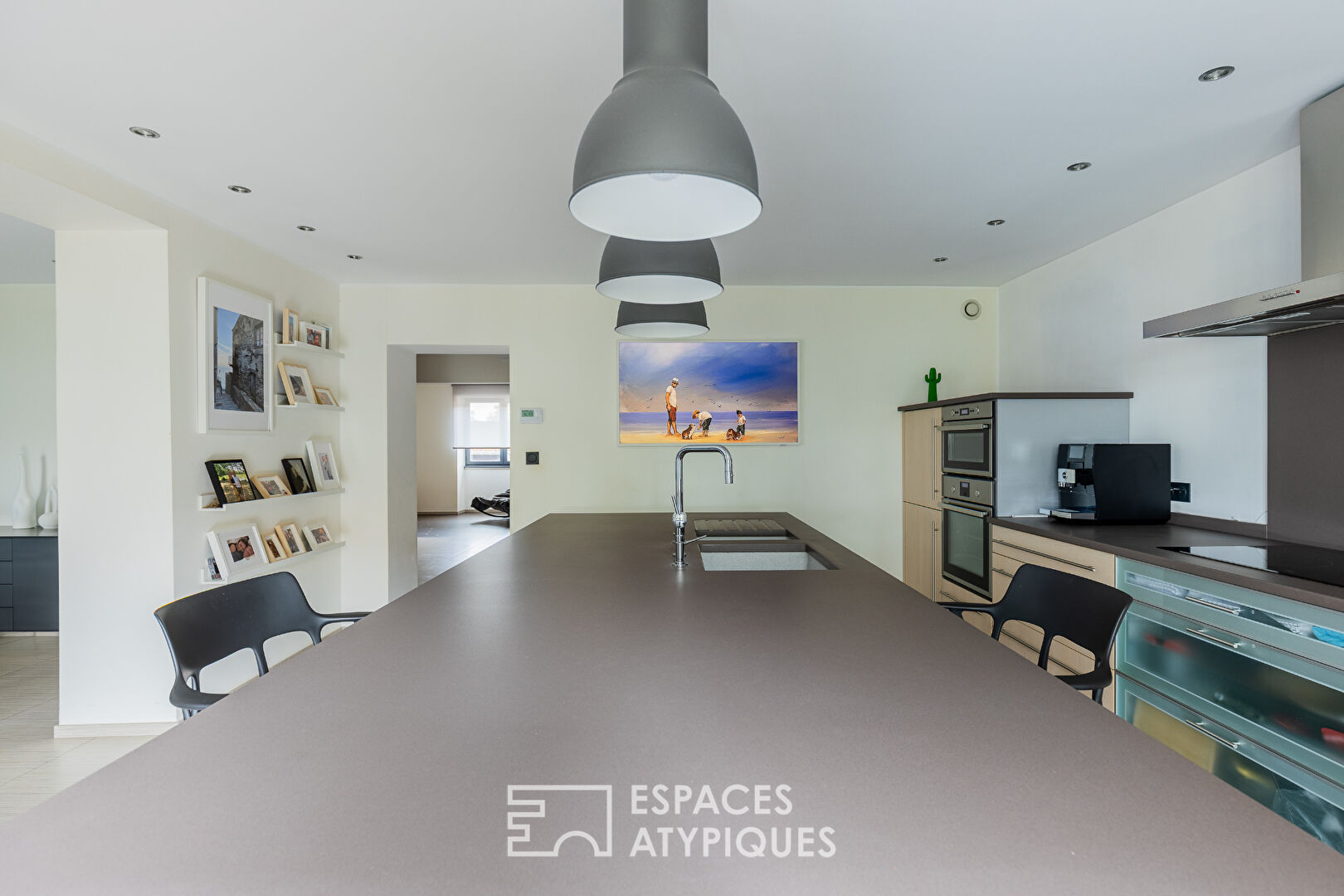 Maison rénovée avec dépendances et jardin