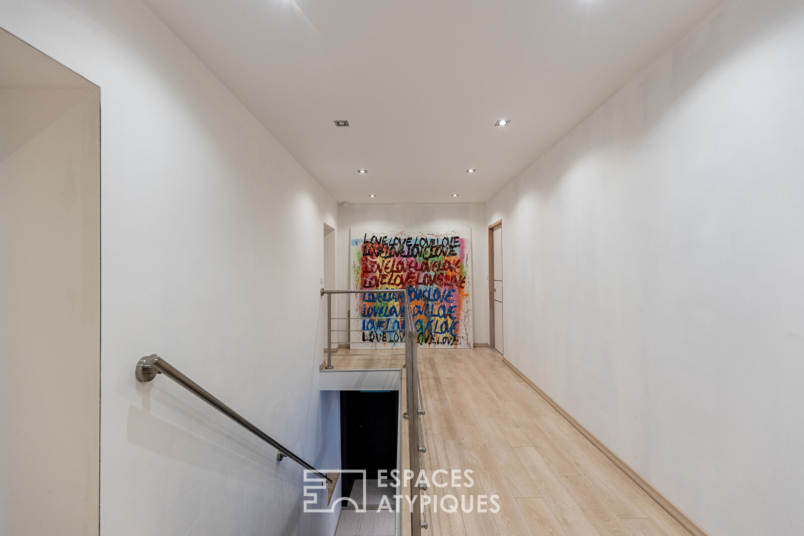 Maison rénovée avec dépendances et jardin